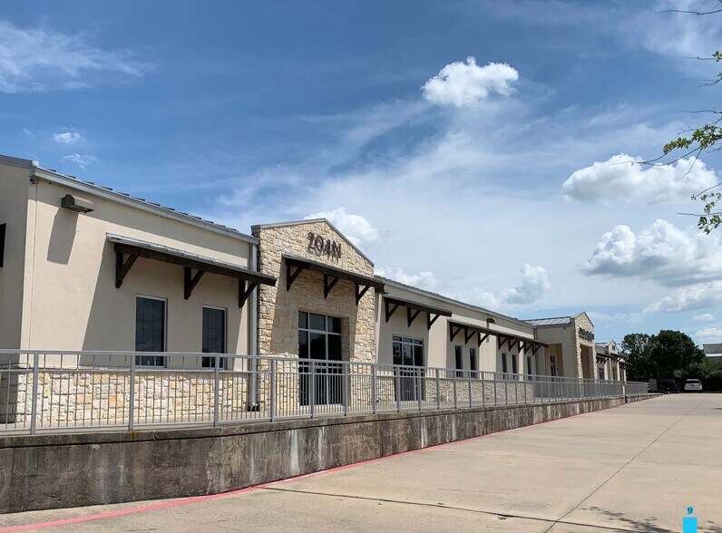More Photos Of 202-204 N Dooley St, Grapevine Medical For Sale