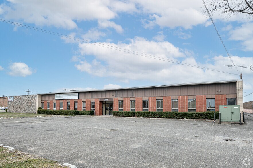 More Photos Of 200 Central Ave, Farmingdale Warehouse For Lease