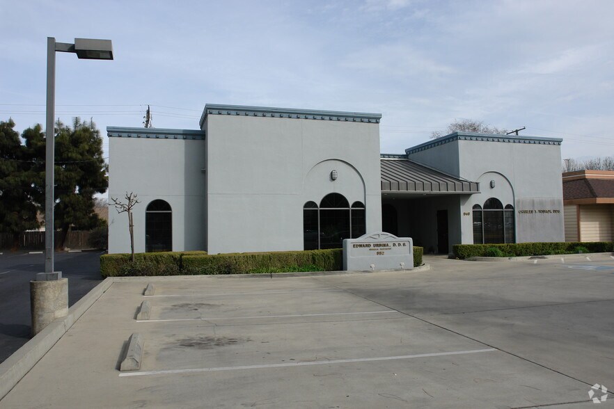 More Photos Of 946-952 N Cherry St, Tulare Medical For Lease