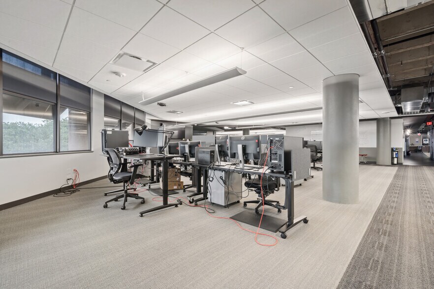More Photos Of 7620 Guadalupe St, Austin Office For Lease