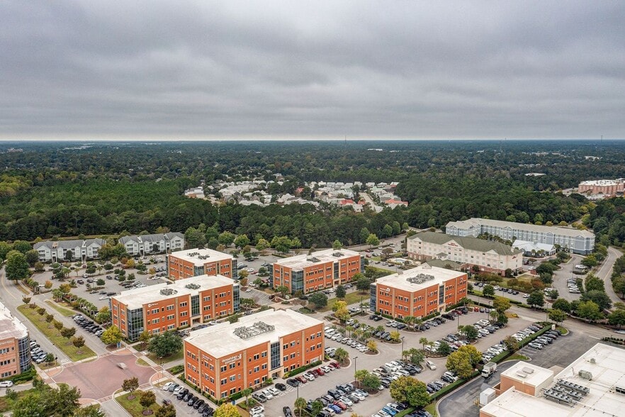 More Photos Of 6740 Rock Spring Rd, Wilmington Office For Lease