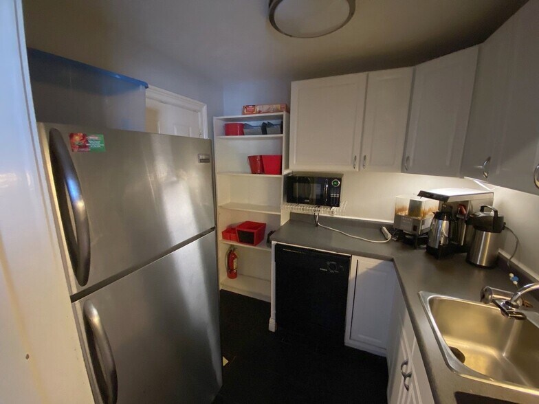More Photos Of 1635 Richmond Ave, Houston Office Residential For Sale