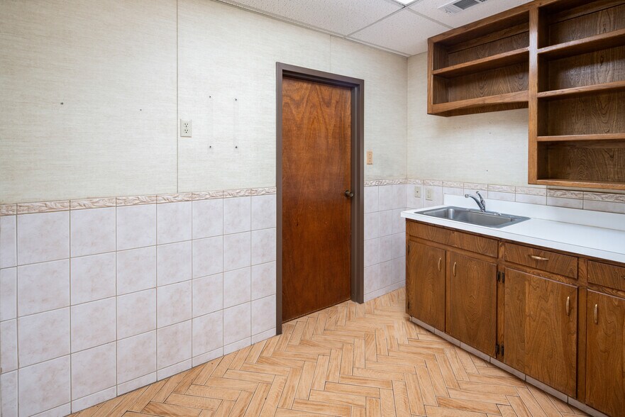 More Photos Of 504 S Denton Tap Rd, Coppell Medical For Lease