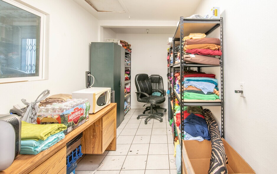 More Photos Of 800-808 E 29th St, Los Angeles Warehouse For Sale