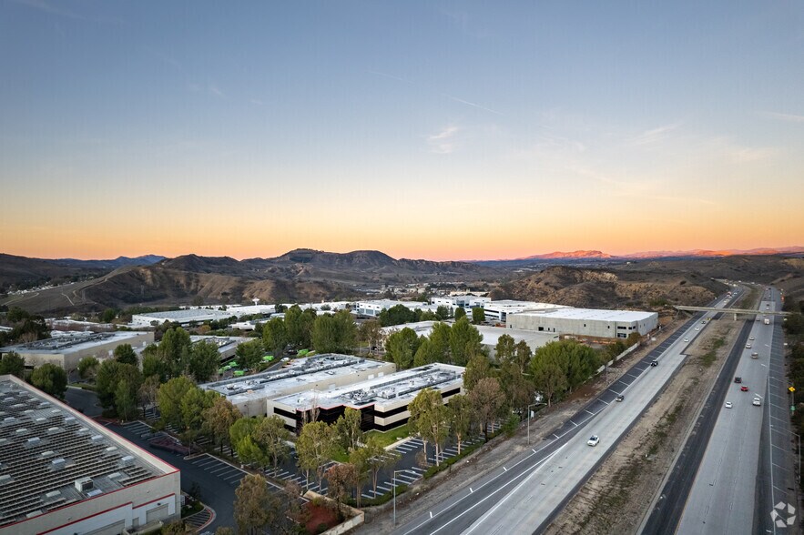 More Photos Of 2685 Park Center Dr, Simi Valley Warehouse For Lease