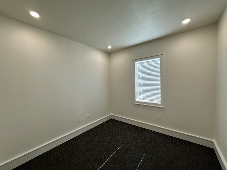 More Photos Of 3203 118th St, Lubbock Light Manufacturing For Lease