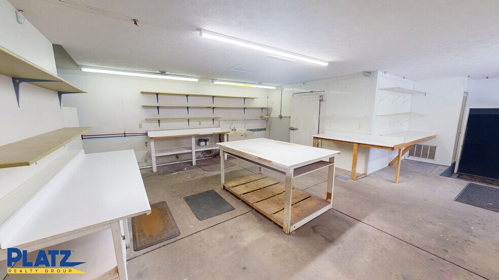 More Photos Of 1528 Mahoning Ave, Youngstown Freestanding For Sale