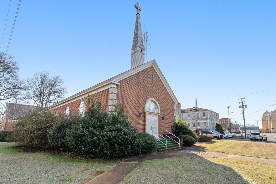 More Photos Of 171 Valley St, Centreville Flex For Sale