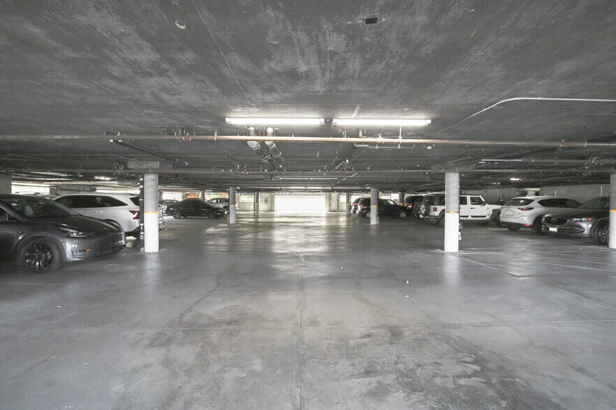 More Photos Of 5330 Satsuma Ave, North Hollywood Apartments For Sale