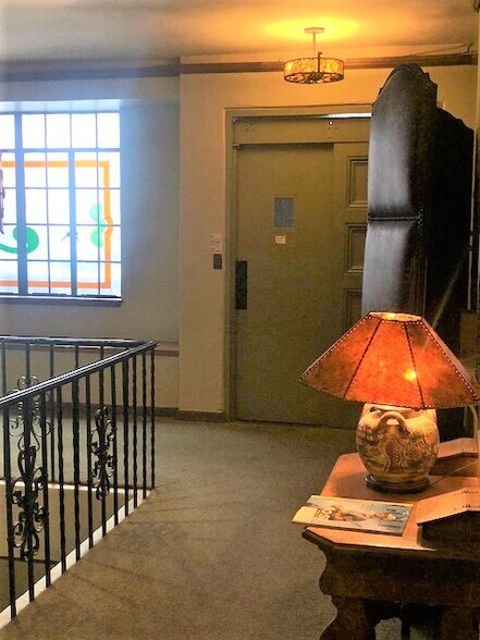 More Photos Of 12-22 S Oakland Ave, Pasadena Storefront Retail Office For Lease