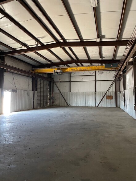 More Photos Of 586 County Road 429, Pleasanton Industrial For Sale