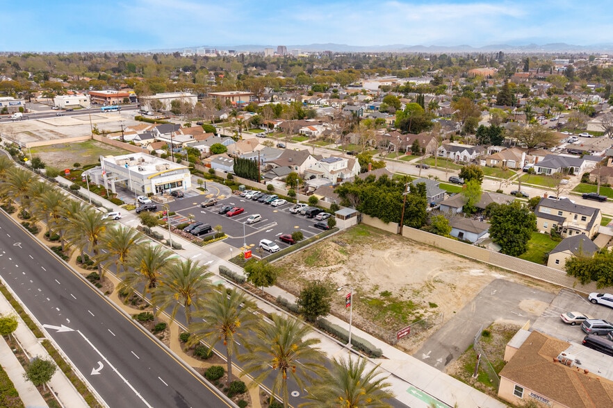 More Photos Of 1417 N Bristol St, Santa Ana Land For Lease