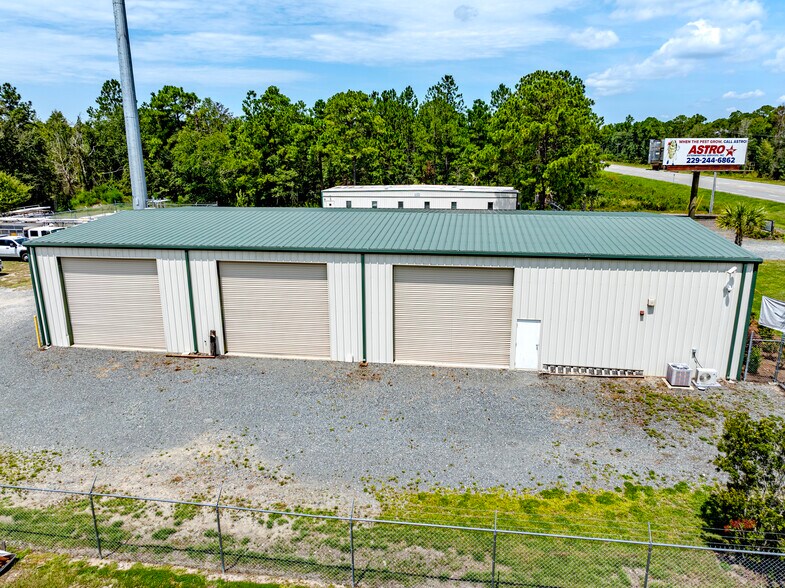 More Photos Of 19300 Valdosta Hwy, Valdosta Light Distribution For Lease