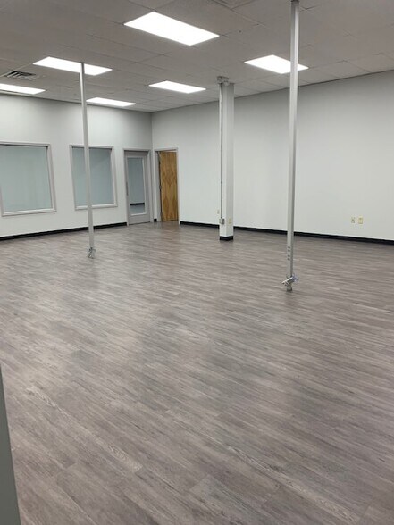 More Photos Of 950 Taylor Station Rd, Gahanna Research And Development For Lease