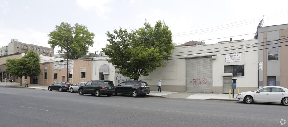 Primary Photo Of 4238 Bronx Blvd, Bronx Flex For Lease