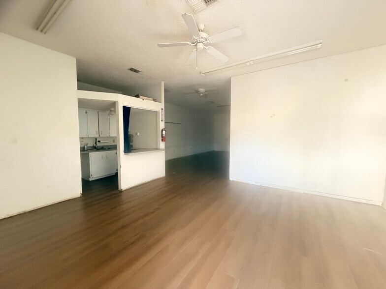 More Photos Of 6398 Ridge Rd, Port Richey General Retail For Lease