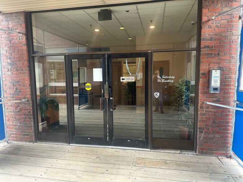 More Photos Of 152 Lynnway, Lynn Office For Sale