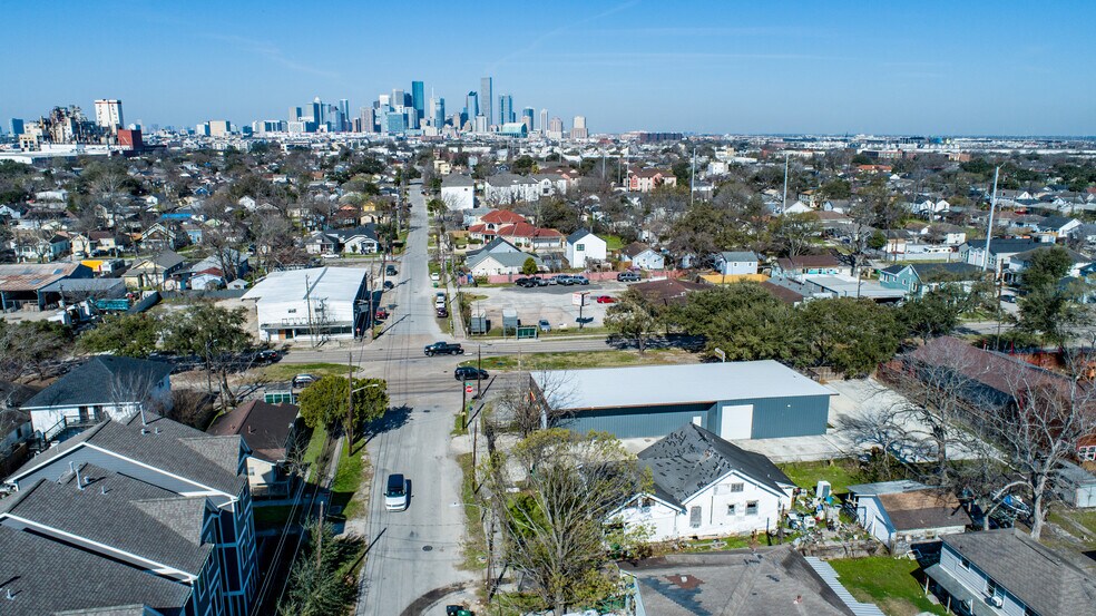 More Photos Of 4701 Sherman St, Houston Auto Repair For Sale