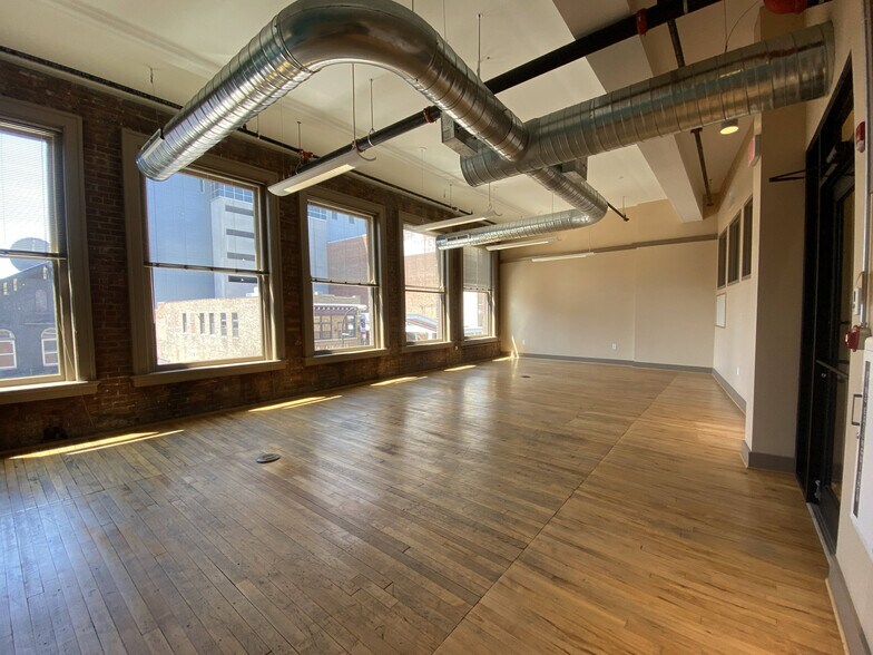 More Photos Of 686 Main St, Buffalo Loft Creative Space For Lease