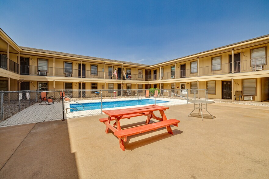 More Photos Of 12 E 29th St, San Angelo Apartments For Sale