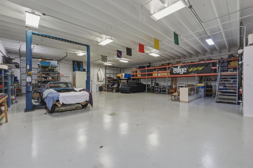 More Photos Of 1210 NE 8th Ave, Fort Lauderdale Warehouse For Sale