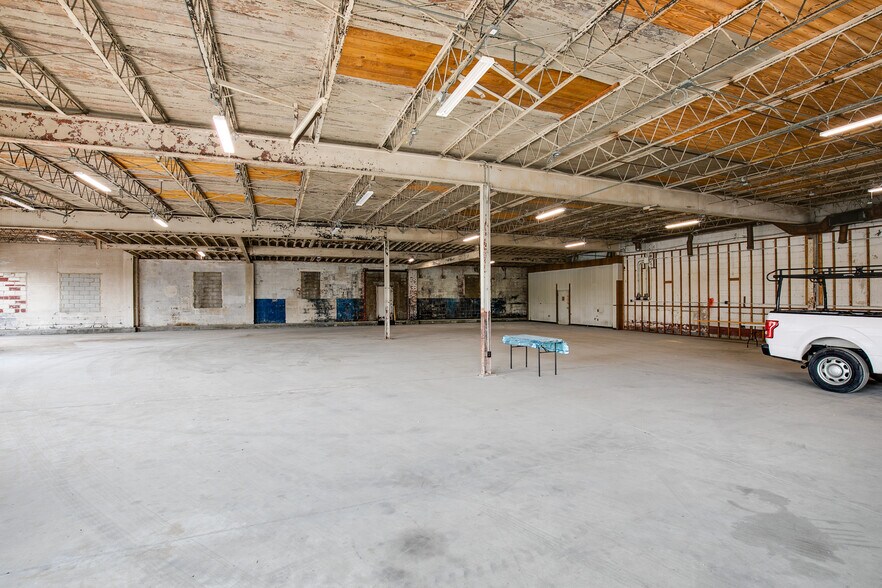 More Photos Of 207 Poythress Street, Hopewell Storefront Retail Office For Lease