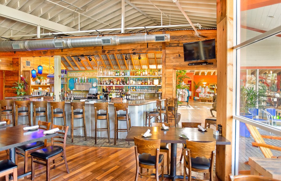 More Photos Of 1551 Periwinkle Way, Sanibel Restaurant For Sale