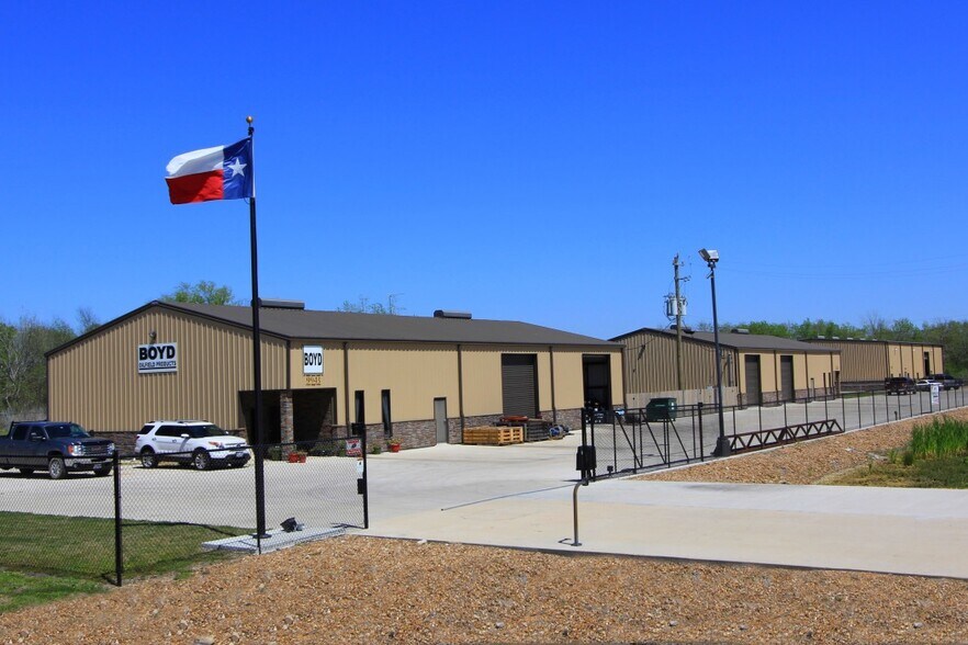 More Photos Of 9963 FM 521 Rd, Rosharon Warehouse For Lease