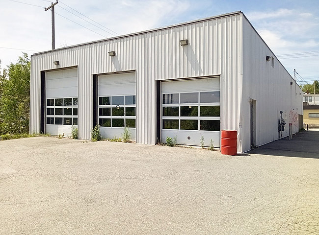 Primary Photo Of 372 Rue Wellington S, Sherbrooke Light Manufacturing For Sale