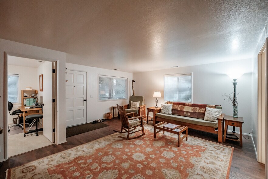 More Photos Of 909 Curry Rd, Roseburg Specialty For Sale