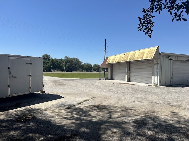More Photos Of 201 NE 20th St, Ocala General Retail For Sale