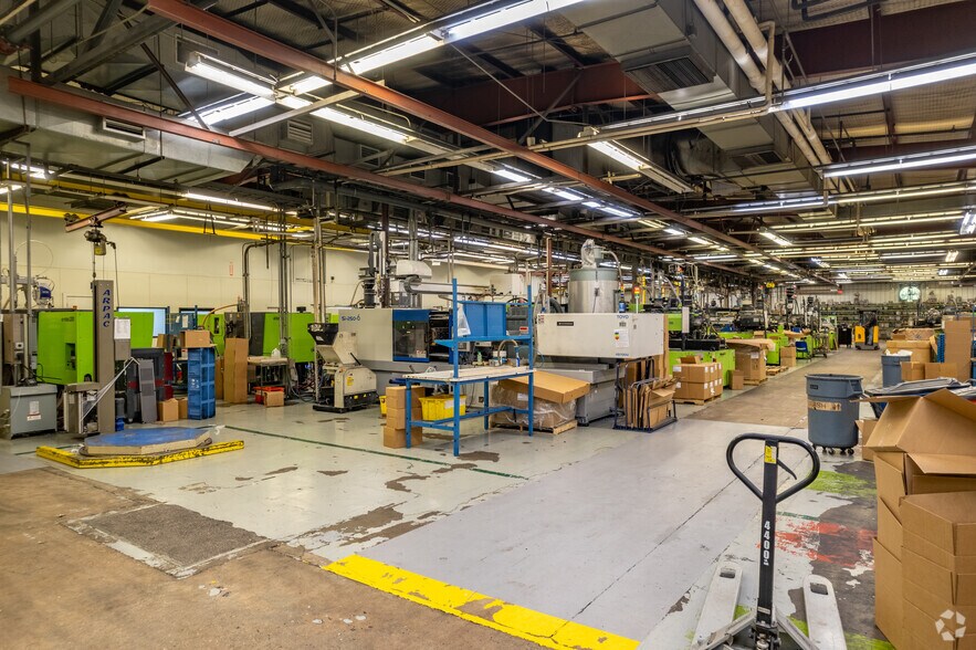 More Photos Of 2810 S West St, Wichita Manufacturing For Sale