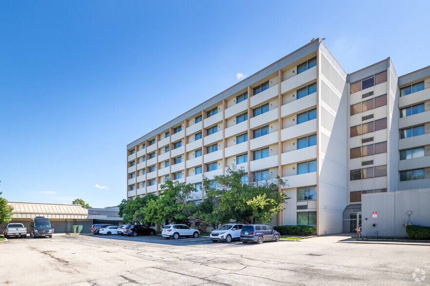 More Photos Of 10249 W Irving Park Rd, Schiller Park Hotel For Sale
