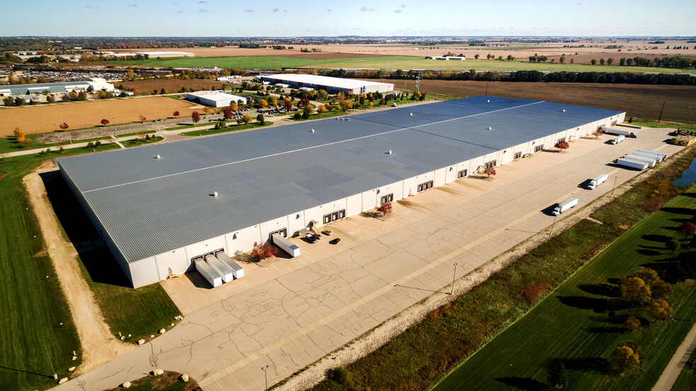 More Photos Of 2929 Venture Dr, Janesville Distribution For Lease