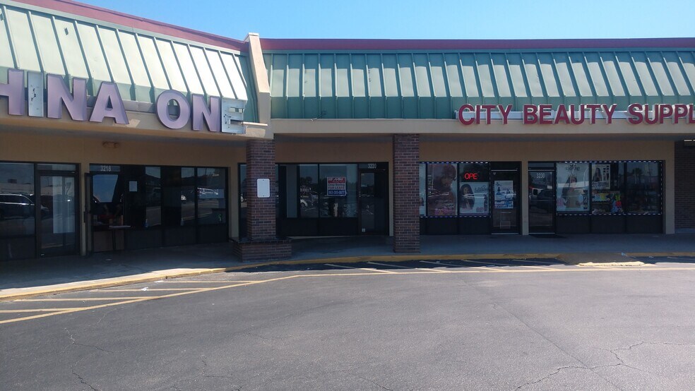 More Photos Of 3210-3290 US Highway 27 S, Sebring Storefront For Lease