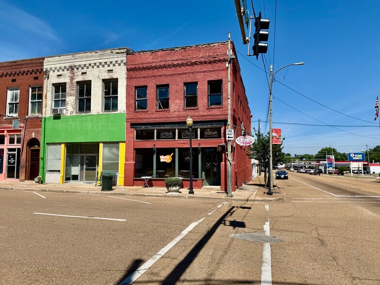 More Photos Of 100 S Main St, Yazoo City Flex For Sale
