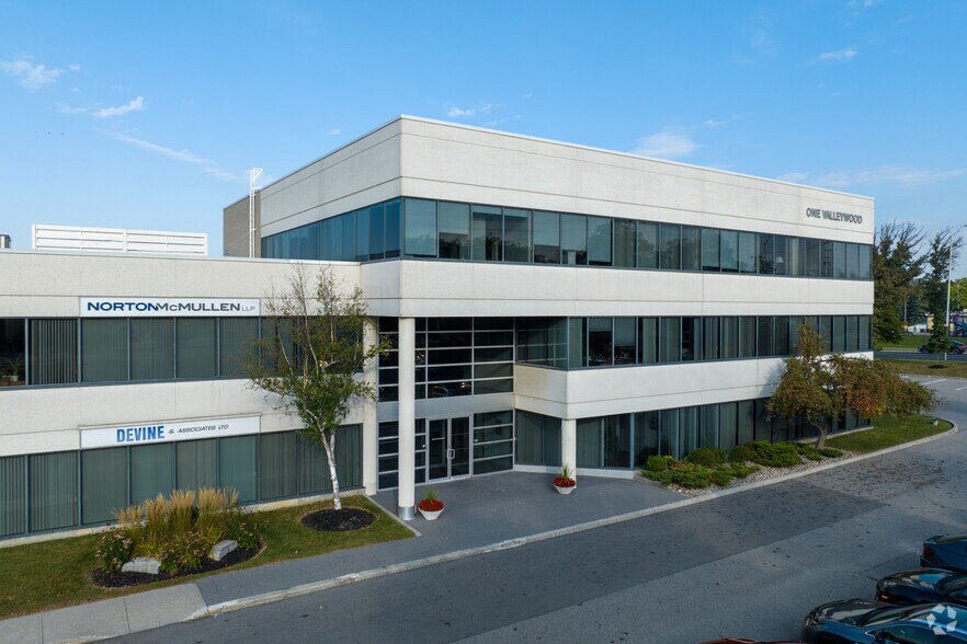 More Photos Of 1 Valleywood Dr, Markham Flex For Lease