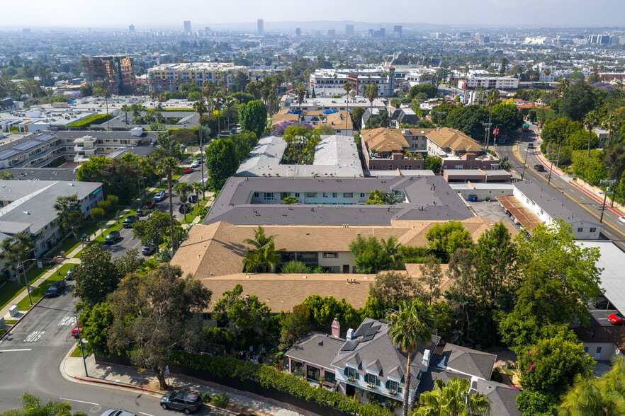 More Photos Of 1633 N Laurel Ave, Los Angeles Apartments For Sale