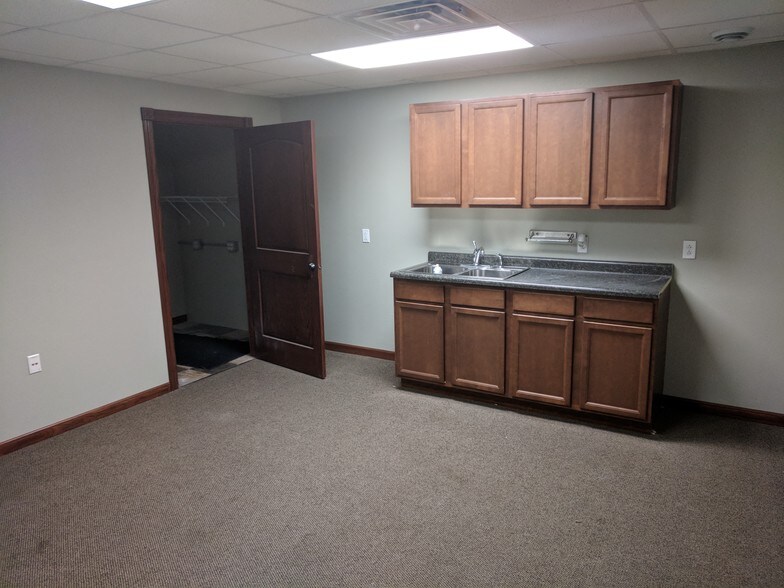 More Photos Of 223 Central Ave W, Clarion Office For Sale