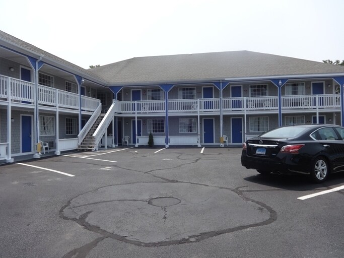 Primary Photo Of 221 Main St, West Dennis Hotel For Sale