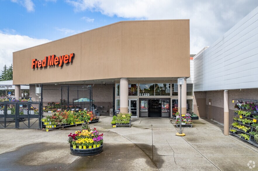 More Photos Of 11325 SE Mill Plain Blvd, Vancouver General Retail For Sale