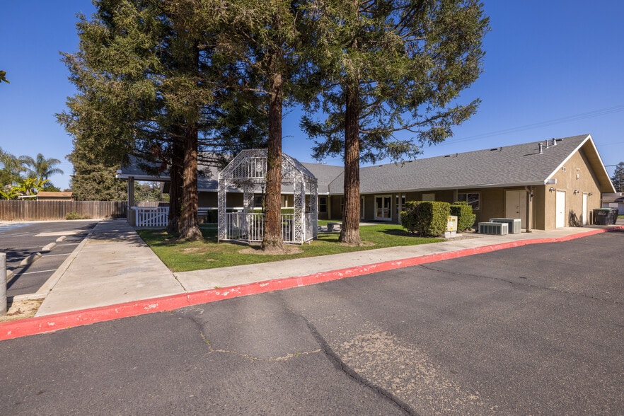 More Photos Of 2127 S Giddings St, Visalia Religious Facility For Sale