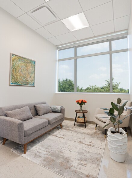 More Photos Of 7616 Branford Pl, Sugar Land Office For Sale