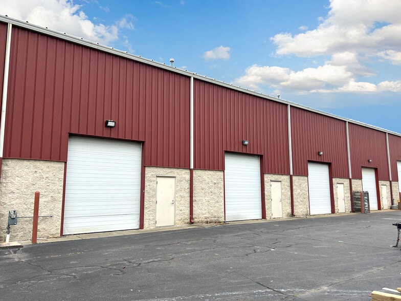 More Photos Of 804-820 Port Centre Pky, Portsmouth Light Manufacturing For Lease