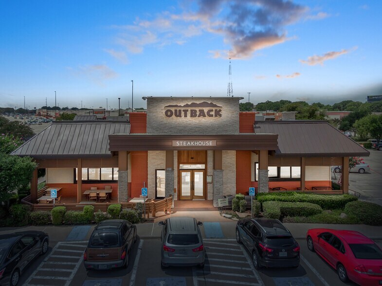 Primary Photo Of 2211 S Stemmons Fwy, Lewisville Restaurant For Sale
