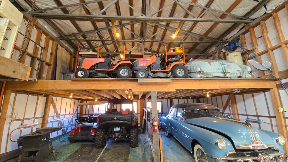 More Photos Of 1080 Stack Valley Rd, Cariboo Hotel For Sale