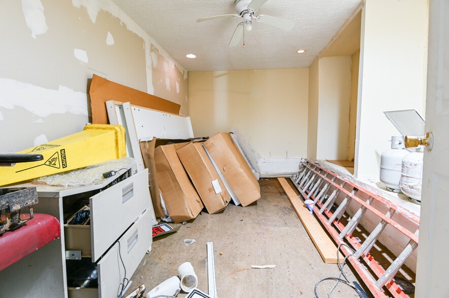 More Photos Of 2766 White Oak Dr, Decatur Religious Facility For Sale