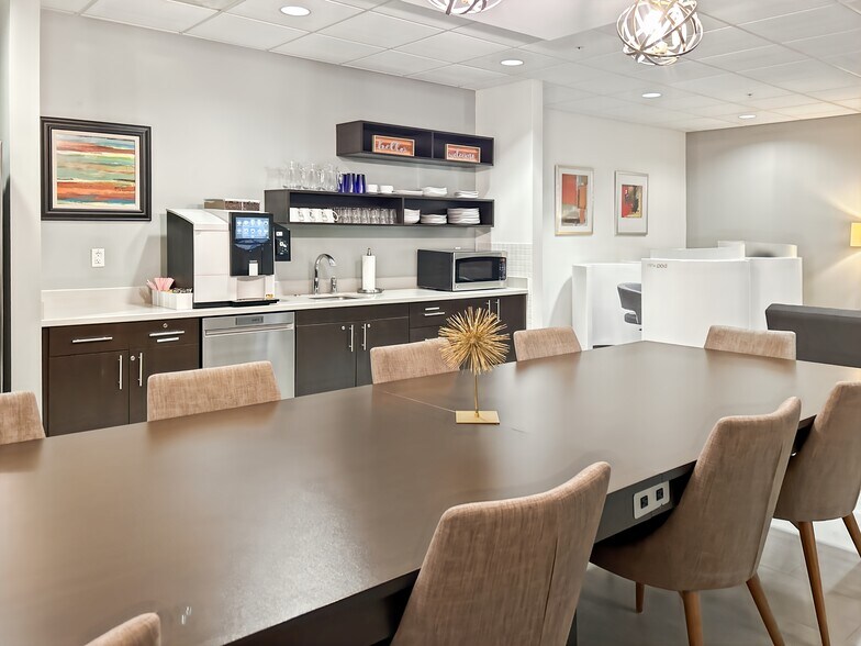 More Photos Of 12724 Gran Bay Pkwy W, Jacksonville Coworking Space