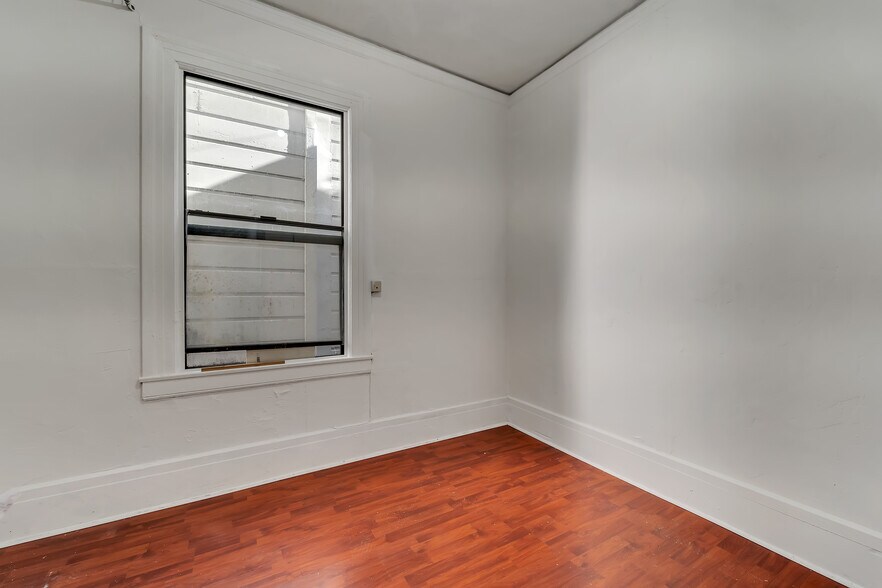 More Photos Of 438-440 Broadway, San Francisco Storefront Retail Residential For Sale