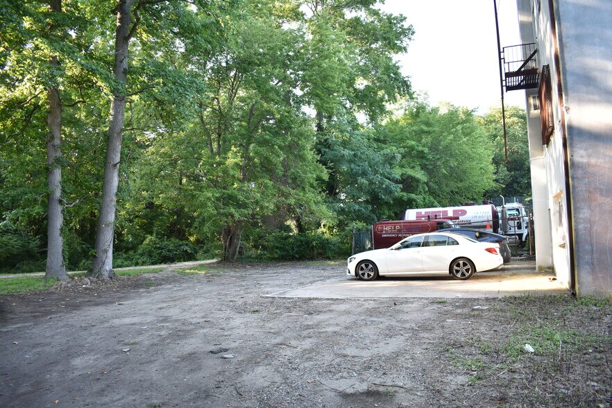 More Photos Of 1438 Wantagh Ave, Wantagh Freestanding For Lease